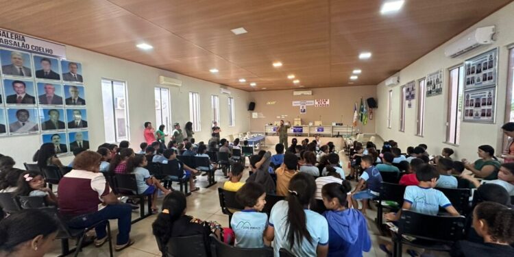 Governo do Tocantins leva sensibilização do projeto Foco no Fogo às escolas urbanas e rurais de Dois Irmãos e Araguacema