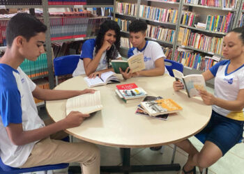 Dia da Leitura: estudantes são premiados por serem excelentes leitores