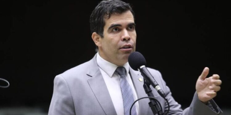 Ricardo Ayres está na lista de possíveis relatores da cassação de Chiquinho Brazão, acusado de ser um dos mandantes do assassinato de Marielle Franco