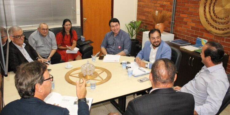 Governo do Tocantins e Fieto atuam em conjunto para atrair investimentos no setor de frigorífico para o Tocantins