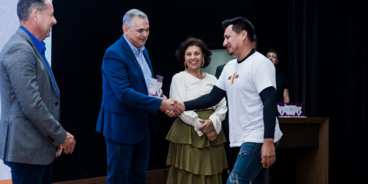 Professor Indígena do Tocantins conquista 3° lugar na Etapa Nacional do Prêmio Educador Transformador