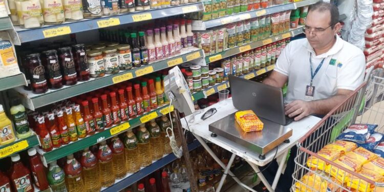 Agência de Metrologia fiscaliza estabelecimentos comerciais na região norte