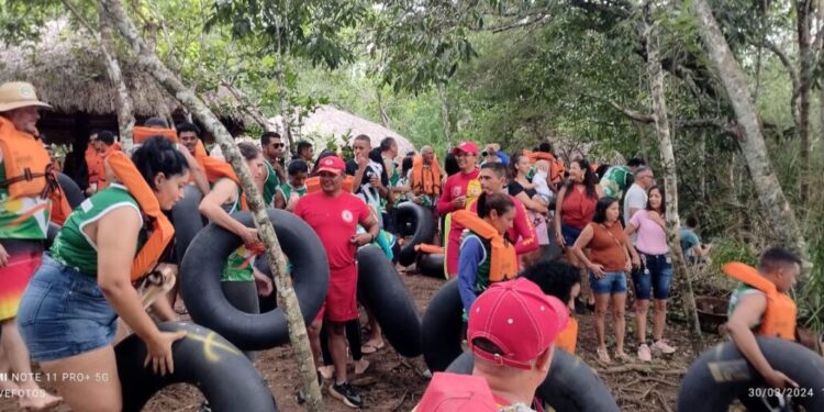 Boia Cross reúne centenas de pessoas em Lajeado; evento contou com a tradicional descida no rio e shows.