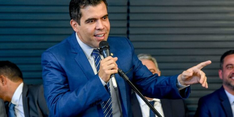 Projeto de Ricardo Ayres isenta rádios comunitárias do pagamento de direitos autorais