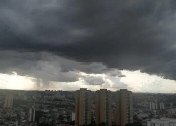 No segundo trimestre, as chuvas devem permanecer abaixo da média em parte do Brasil Foto: Marcelo Pinheiro/Climatempo