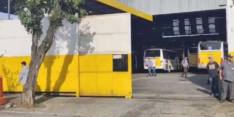 Empresas de ônibus controladas pelo PCC receberam quase R$ 5,5 bilhões