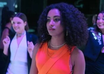 Beatriz aparece em cena do 4º episódio de "Da Ponte Para Lá" Reprodução/Instagram