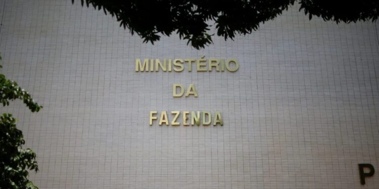 Até 2028, o projeto da LDO prevê aumento nos próximos anos do montante das emendas impositivas
14/02/2023 REUTERS/Adriano Machado