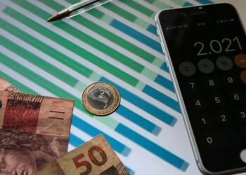 Governo aponta pico da dívida bruta em 79,7% do PIB em 2027