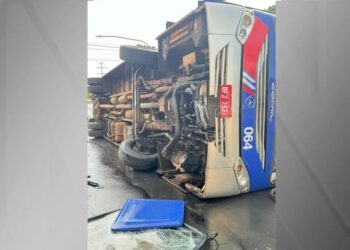 Acidente com ônibus escolar em Paulínia (SP) deixa 15 pessoas feridas Nilsão repórter Live Paulínia