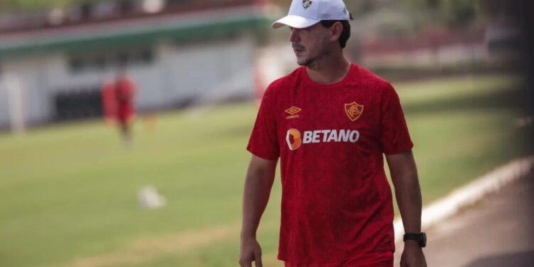 Fernando Diniz terá que reinventar o Fluminense na estreia na Libertadores