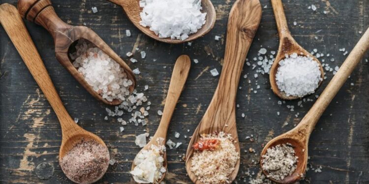 Existe um melhor tipo de sal para a saúde? Entenda