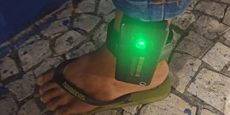 Ministério da Justiça recomenda uso de tornozeleira para agressores de mulheres