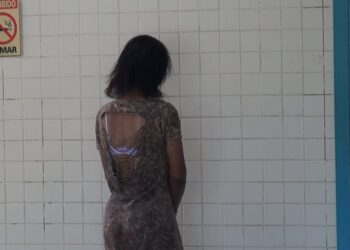 Suspeita por levar idoso morto pra sacar empréstimo em banco foi presa nesta terça (16) Reprodução/CNN Brasil