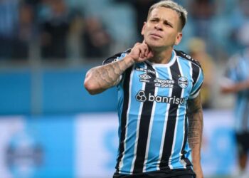Soteldo comemora o gol da vitória do Grêmio sobre o Athletico-PR MAXI FRANZOI/AGIF