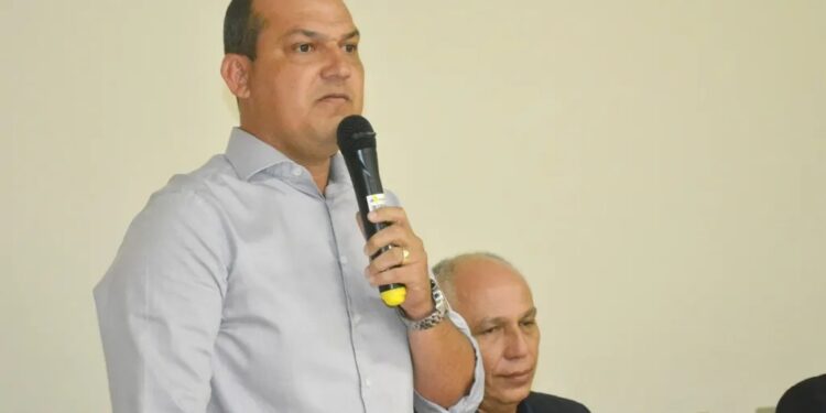 Decisão de Saulo Milhomem repercute no meio político