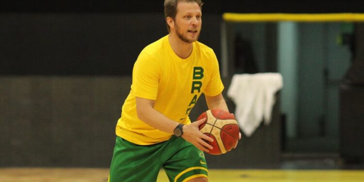 CBB anuncia saída de técnico da Seleção Brasileira de Basquete