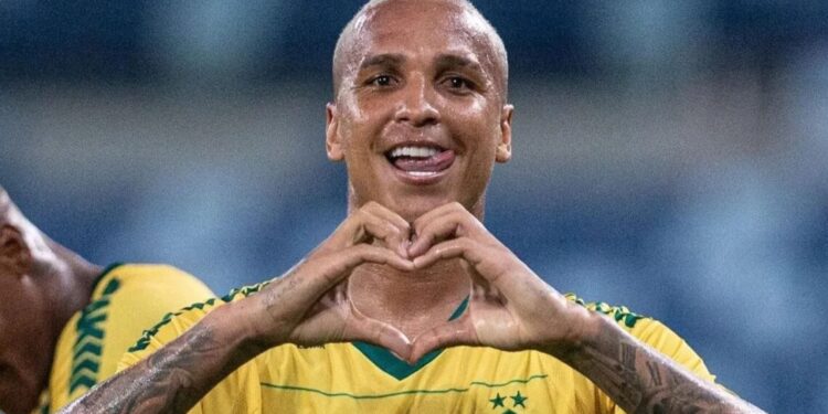 Deyverson é barrado no Cuiabá por motivos disciplinares; presidente dispara