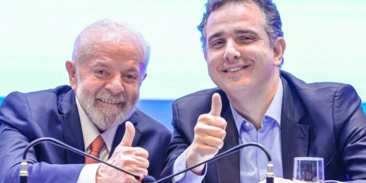 Em reunião, Lula defende Pacheco após crítica de governistas
