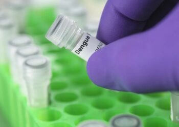 Teste para identificar doenças TEK IMAGE/SCIENCE PHOTO LIBRARY/GettyImages