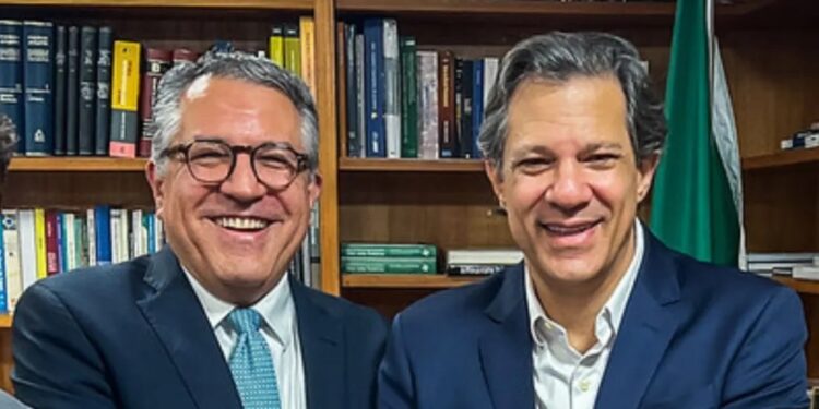 Haddad e Padilha buscam saída para impasse com o Congresso
