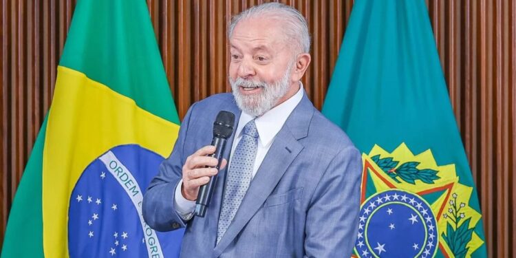 Lula: “Não sou obrigado a dizer a conversa que eu tive com o Lira”