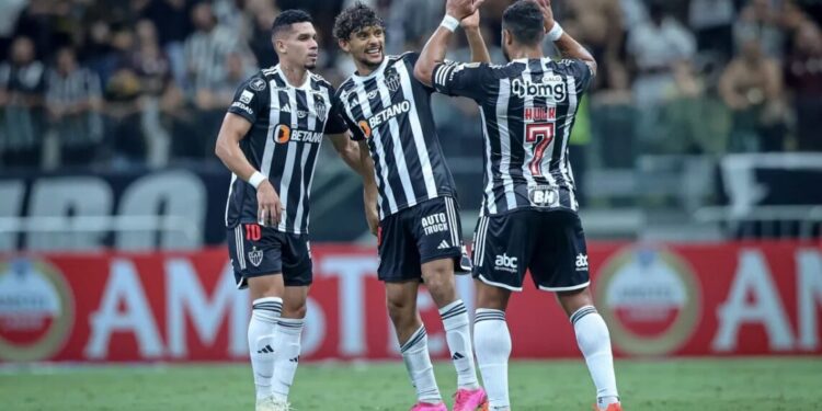 Atlético-MG leva susto, vence Peñarol e encaminha classificação na Libertadores
