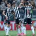 Atlético-MG leva susto, vence Peñarol e encaminha classificação na Libertadores