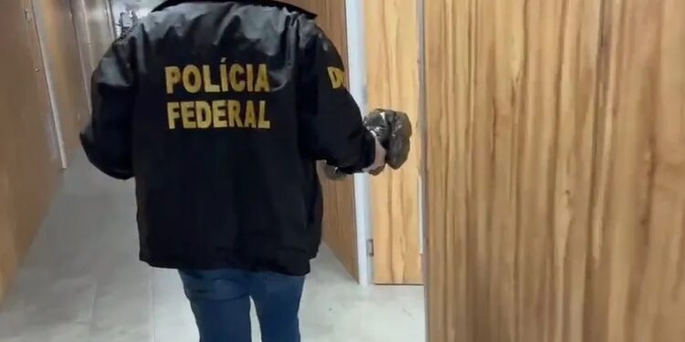 Foragido mostra RG falsa para não ser preso pela Polícia Federal