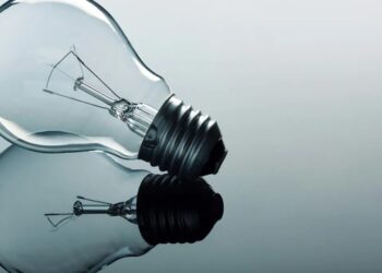 Reforma tributária prevê cashback de até 50% do imposto na conta de luz para baixa renda