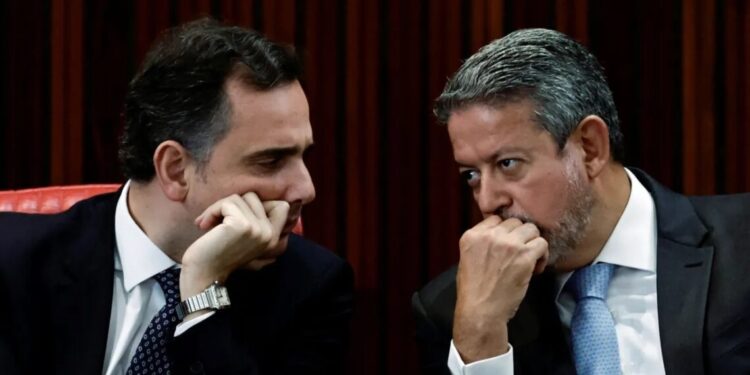 Sob críticas de Lira, Senado mantém discussão sobre PEC do Quinquênio