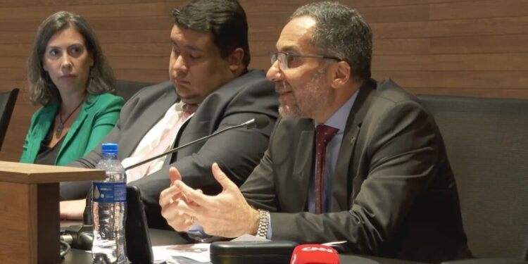 Sarrubbo diz que política de armas deve ser nacional, mas adota cautela até análise final