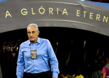 Tite, do Flamengo, em jogo da Libertadores. Marcelo Cortes / Flamengo