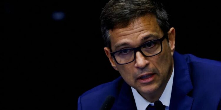 Inflação mantém trajetória de queda, mas expectativas estão elevadas, diz Campos Neto