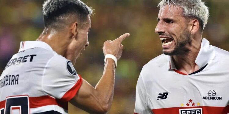 Calleri se isola como maior artilheiro estrangeiro do São Paulo na Libertadores