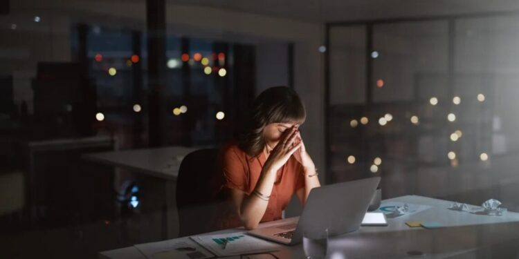 Síndrome de Burn On: entenda a condição de exaustão crônica