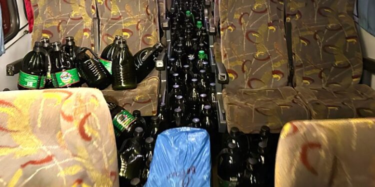 Receita Federal apreende carga de azeites e vinhos argentinos em Ibirporã/PR
Divulgação / Receita Federal