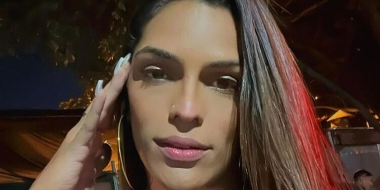 Influencer trans Samara Mapoua volta à cadeia após decisão judicial