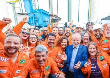 Segundo integrantes do governo, Lula quer ouvir as demandas desses setores, como os petroleiros 02/04/2024 - Ricardo Stuckert/PR