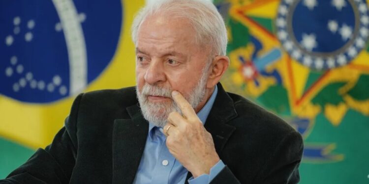 Lula presta solidariedade ao presidente do México após invasão de embaixada no Equador