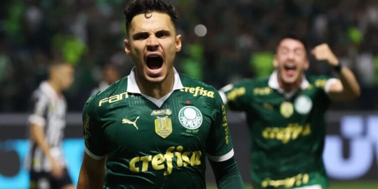 Palmeiras bate o Santos, reverte mais uma final e é tricampeão paulista