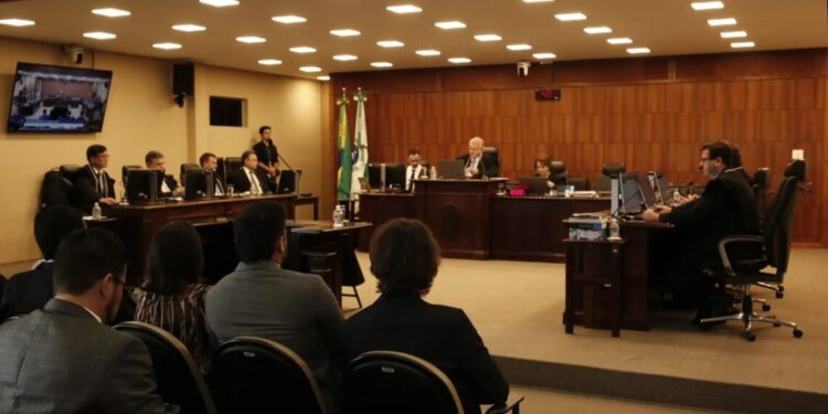 Voto de desempate marca retomada do julgamento que pode cassar Moro