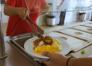 UFT aprova gratuidade de refeição para estudantes cotistas e vulneráveis no RU