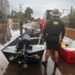 Em Canoas, bombeiros militares do Tocantins resgatam moradores em regiões inundadas