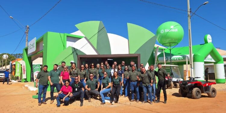 Sicredi União MS/TO e Oeste da Bahia se destaca na Agrotins 2024 com soluções financeiras e apoio ao empreendedorismo