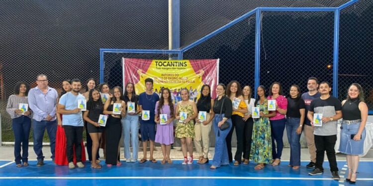 Lançamento de livro destaca a produção literária de alunos de Miracema do Tocantins