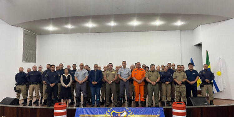 Cerca de 34 alunos foram convocados para aula inaugural. - Foto: Denny Souto