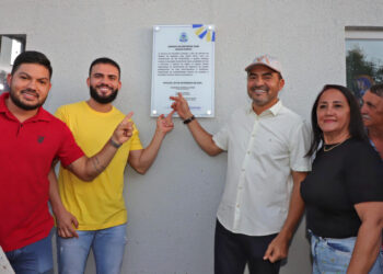 Governador entrega obra de reforma do Ginásio José Aarão Porto e participa de inauguração de campo society de Itacajá