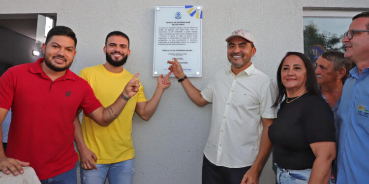 Em Itacajá, governador Wanderlei Barbosa reforça compromisso com a juventude com entrega de obras em ginásio e inauguração de campo society