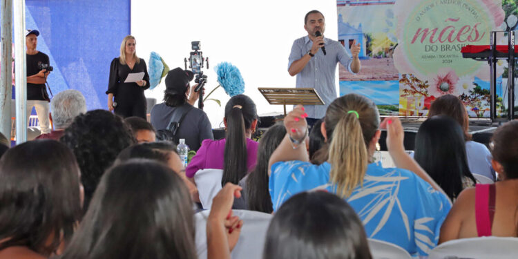  Em Lizarda, governador Wanderlei Barbosa prestigia maior evento comemorativo ao Dia das Mães do Estado